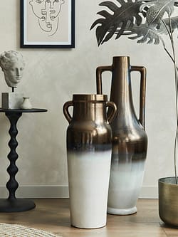 Set of 2 Vases